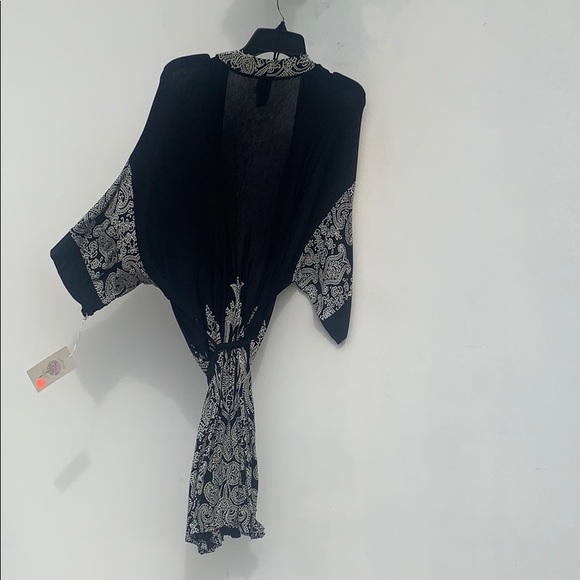 Black Details Robe - Picture 2 of 2